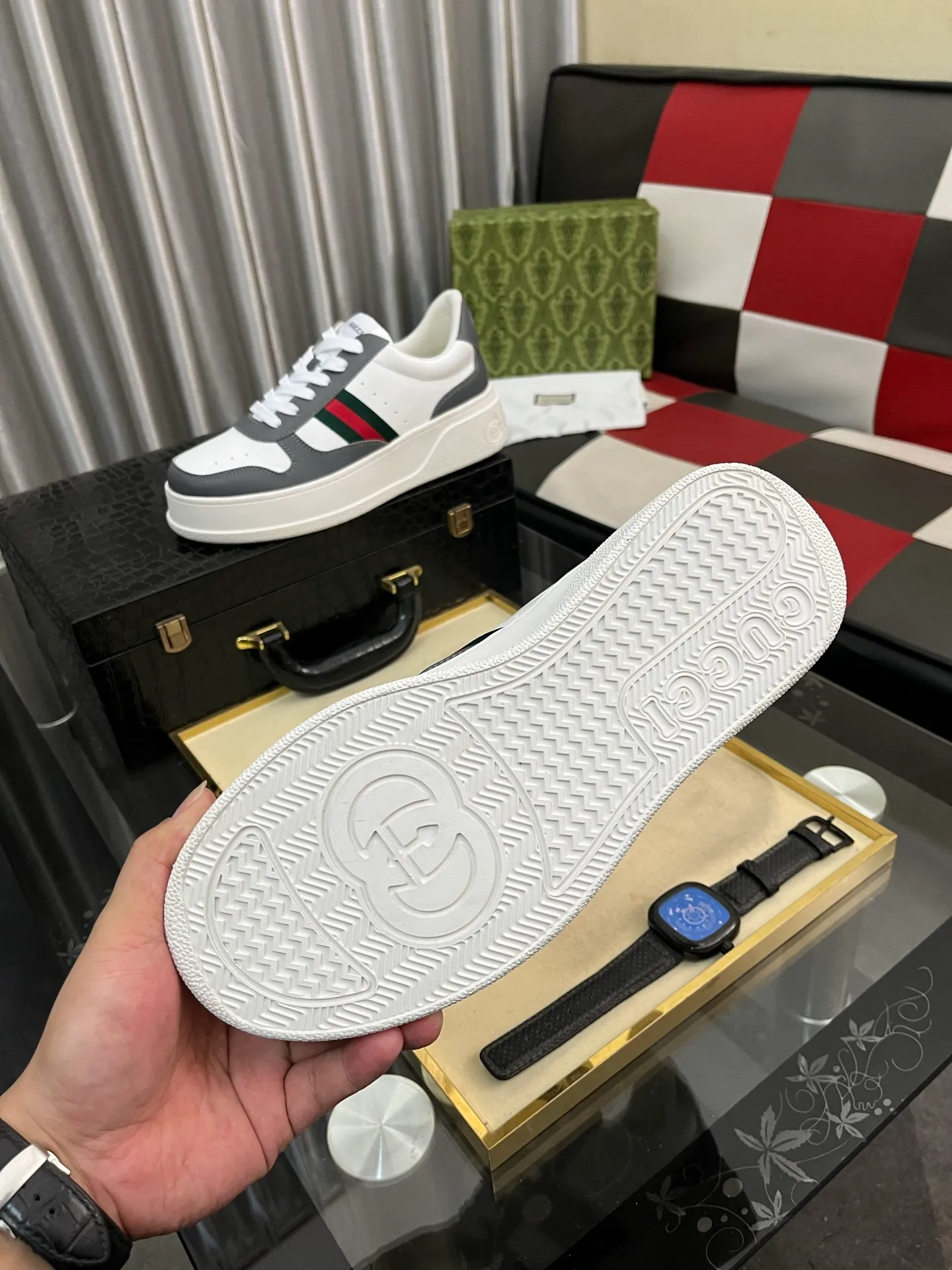 Men's Men's Shoes💰: 380⌚️⌚️[GUCCI] Gucci men's latest white shoe series casual shoes! The official website is built 1:1. Upper: Made of imported cowhide, with electric embroidery ➕Inner lining: Made of high-quality first-layer pigskin, soft and comfortable. Picky material selection and exquisite workmanship give you the best enjoyment. Size: 38-444️⃣Colors available